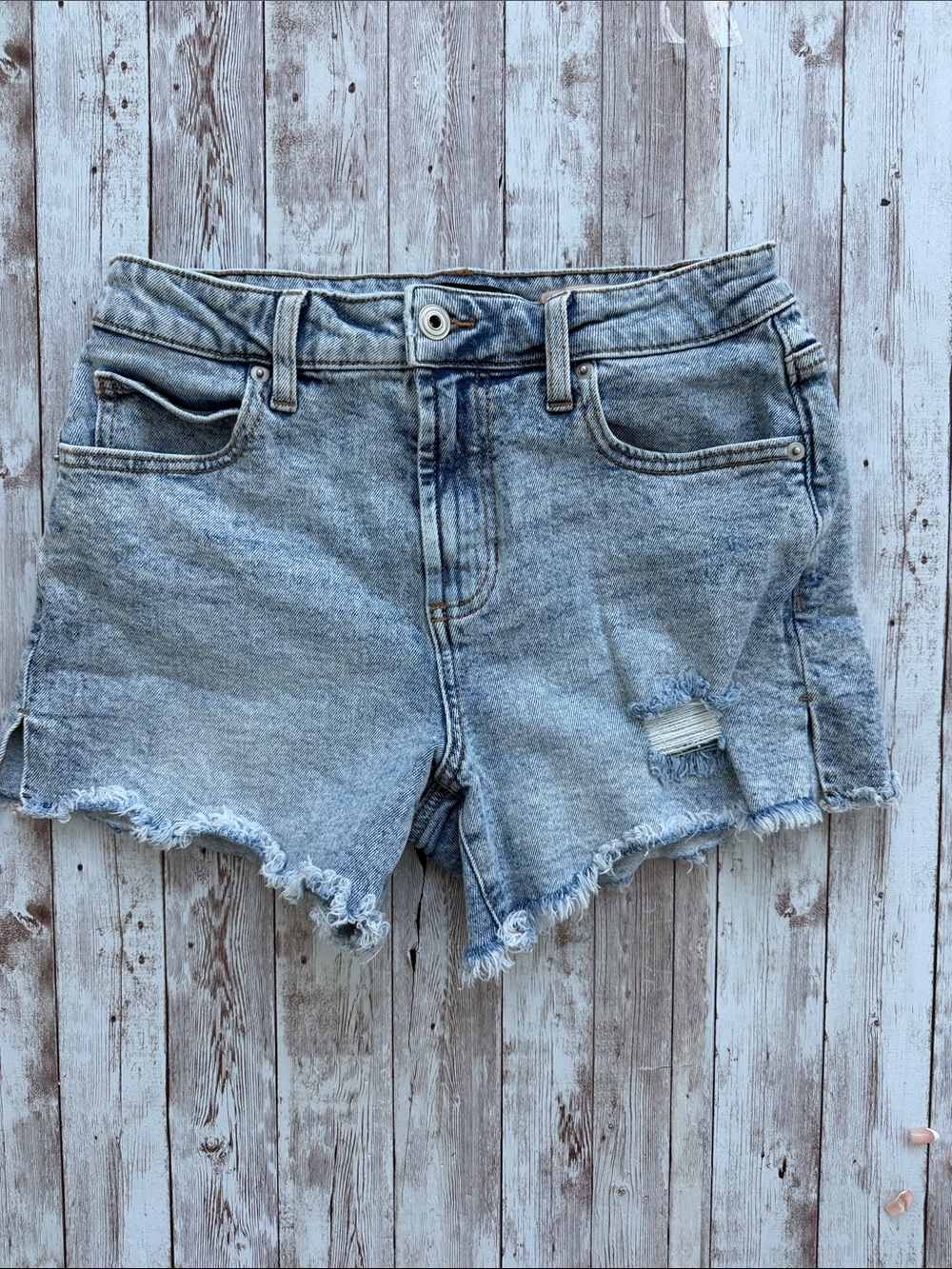 BCBGeneration Women's Shorts Distressed Denim sz 5/27 Light Blue 4" Cotton